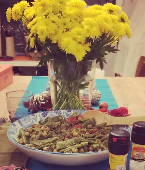 Taze fasülyeye alternatif: Pesto soslu ve nohutlu fasülye salatası